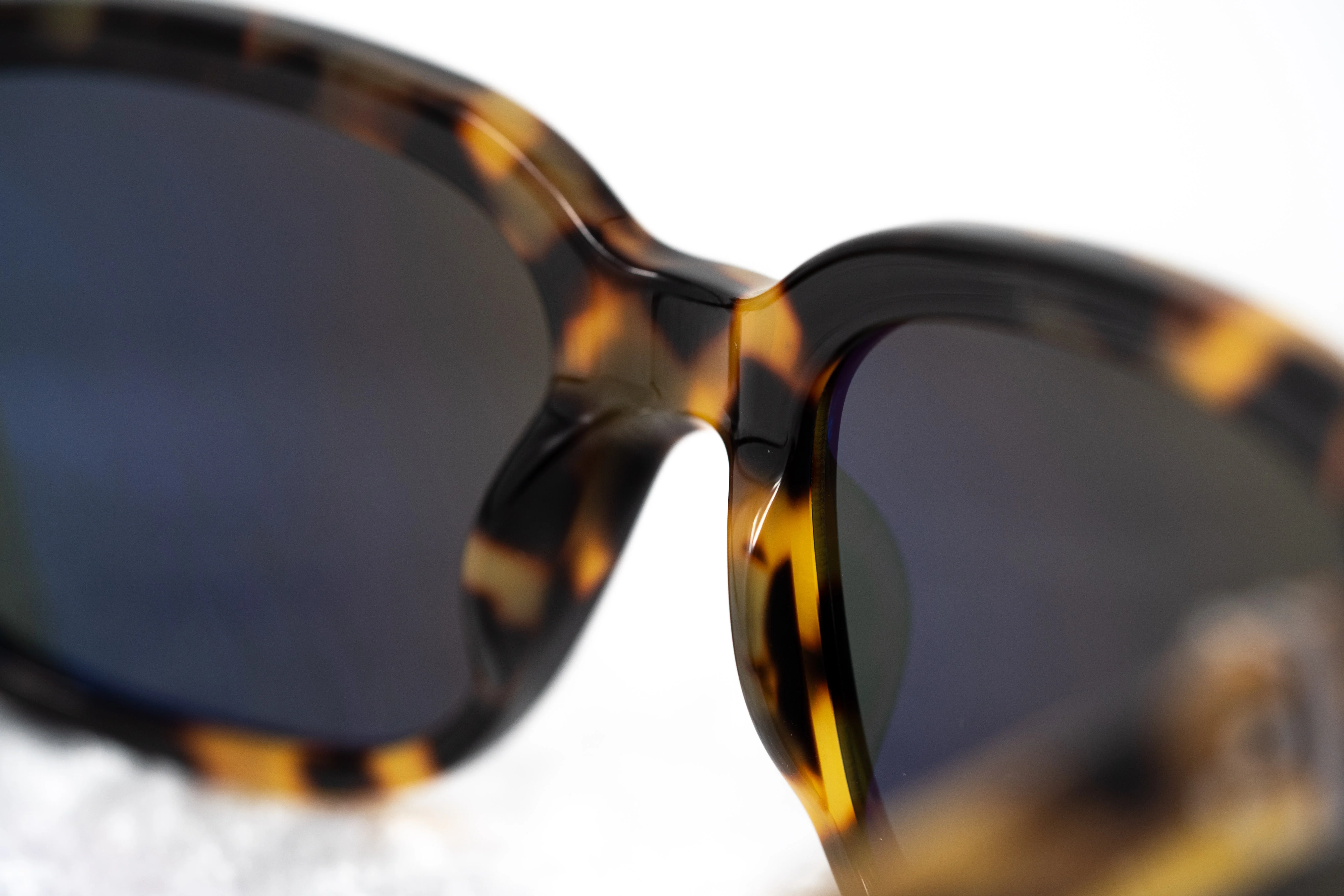 Ann Demeulemeester Sunglasses D-Frame Tortoise Shell Tone and Grey - Image 10