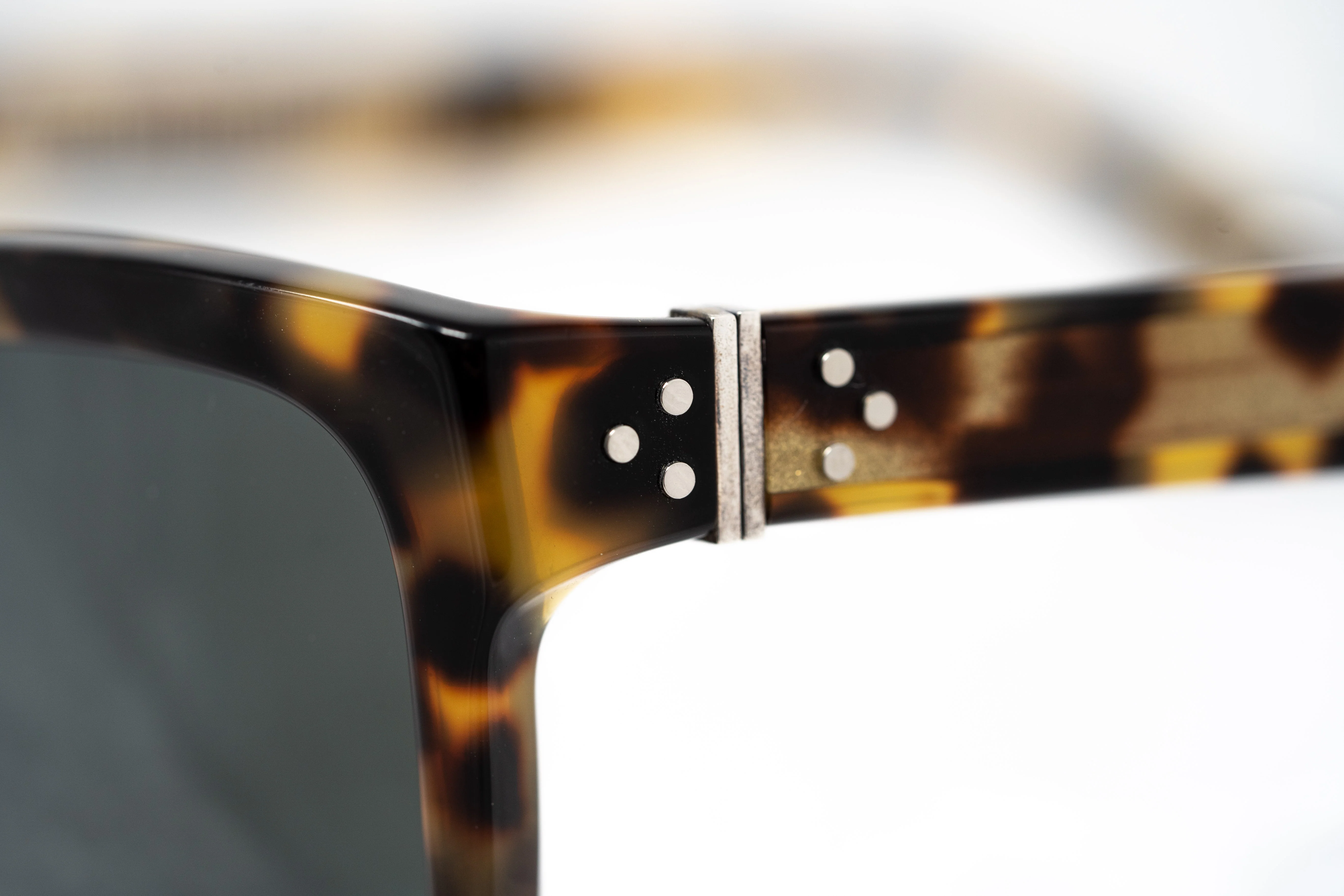 Ann Demeulemeester Sunglasses D-Frame Tortoise Shell Tone and Grey - Image 12