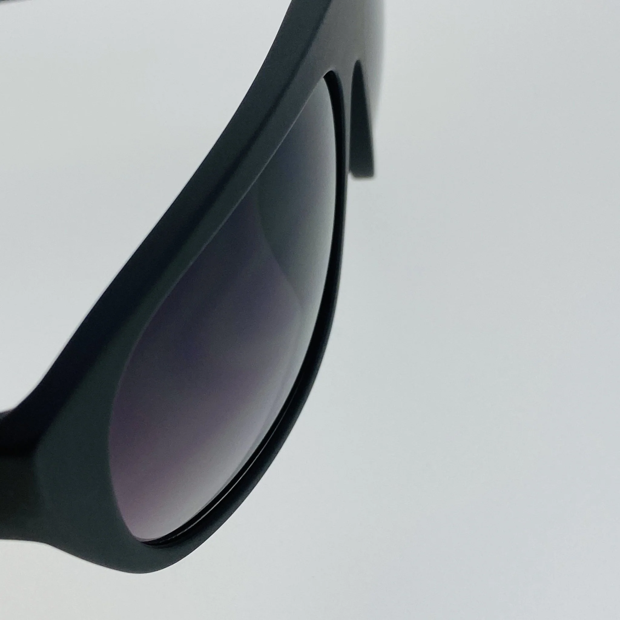 Ann Demeulemeester Men's Sunglasses Flat Top Matte Black and Grey - Image 6